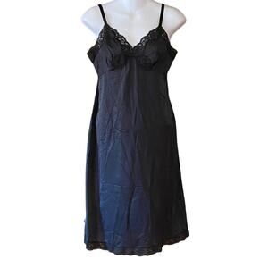Vassarette Vintage Women's Black Slip Dress Size Small/Med (36)